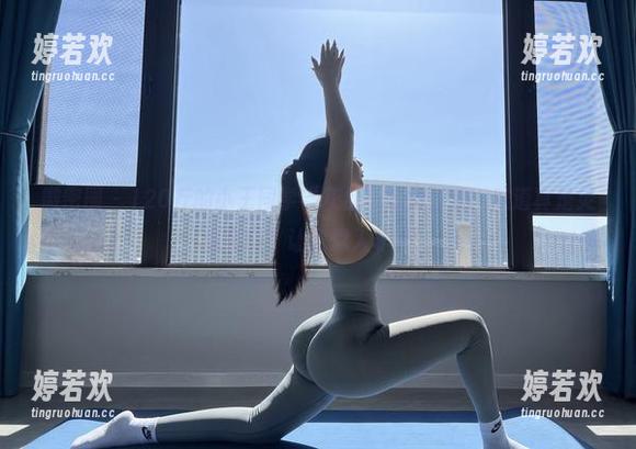 微密圈 - 120斤的小王同学“灰丝”私拍合集，难道真是灵魂摄影？让我想入非非。