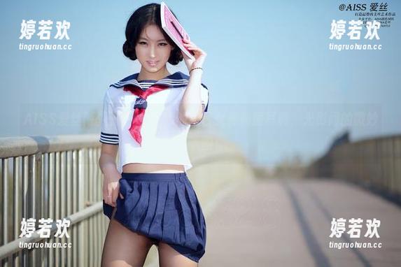 AISS爱丝(钻石版) - 索菲的秋日女神私房写真，光影间的微妙氛围