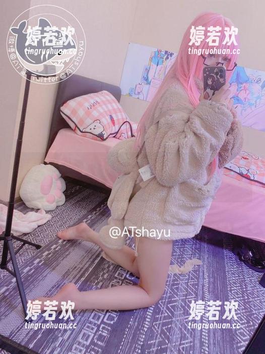 AT鲨的原神胡桃作品：美图下载，心动不止！