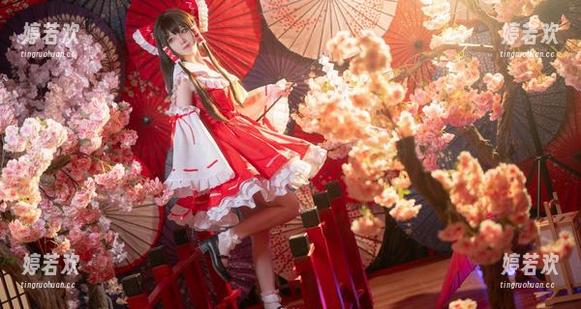 Akisoso秋楚楚的最新图片：这位“皇女”的每一帧都撩人心弦