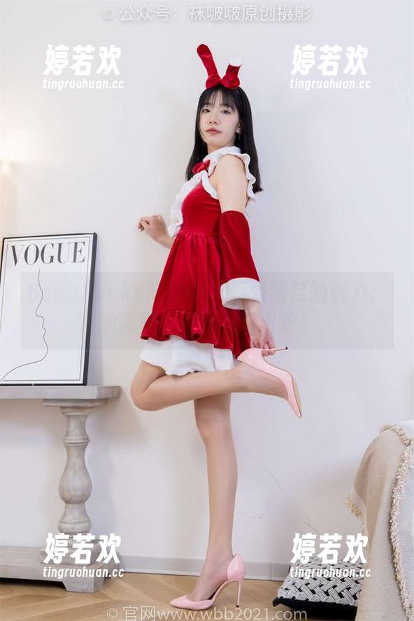 BoBoSocks袜啵啵 - 感受雪糕的魅力：油亮黑丝图集新鲜出炉！