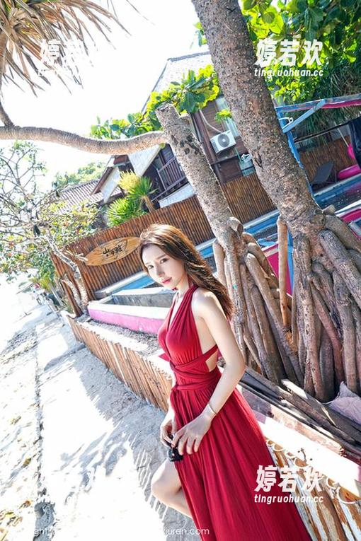 Feilin嗲囡囡-萌琪琪Irene Feilin嗲囡囡 - 萌琪琪Irene白裙穿搭指南:图片资源,轻松带你过夏天