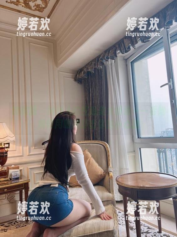 MIYA 微密圈 - MIYA的性感美女精选——看她如何用眼神打击你的小心脏