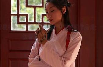 MiiTao蜜桃社 – 分享小草莓Berry空姐的作品集：一边飞，一边变美，顺便交个朋友！