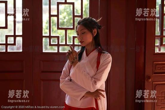 MiiTao蜜桃社 - 分享小草莓Berry空姐的作品集：一边飞，一边变美，顺便交个朋友！