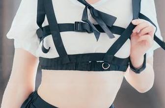 Natsuko夏夏子泳衣写真，图片中的我就像看见了海边的烧烤，忍不住想打嗝！