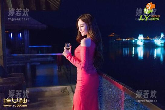 QingDouKe青豆客 - 朱赢Molly的旅拍写真：一路走来，背影美图不断