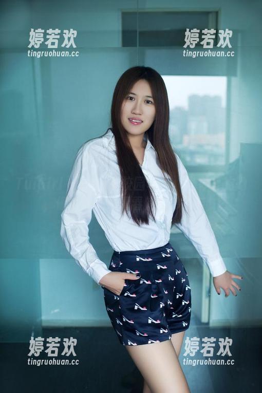 TuiGirl-Yu佳妮 TuiGirl - Yu佳妮校园写真:光影下的她,像是在演绎青春的奇妙章节!