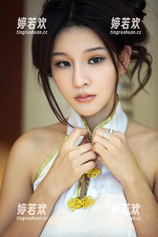 TuiGirl-何何夕 TuiGirl - 揭开透明的面纱,何何夕的最新合集来袭!