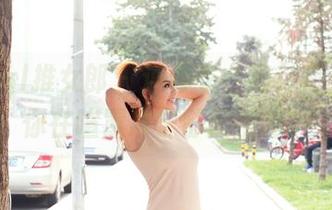 TuiGirl推女郎 – 连体衣合集：何奕恋，你在喧嚣与宁静间摇摆。