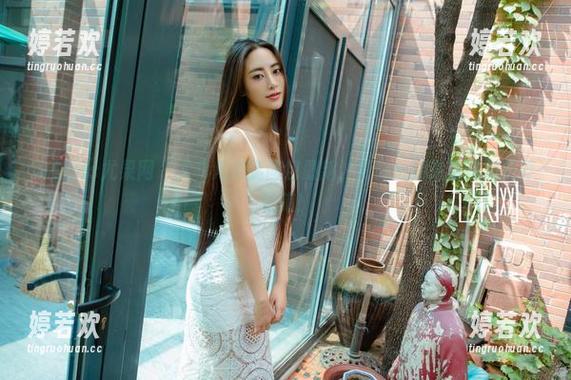 UGirls尤果网 - 尤菲儿美腿图包最新！我好想知道这腿的保养秘籍！