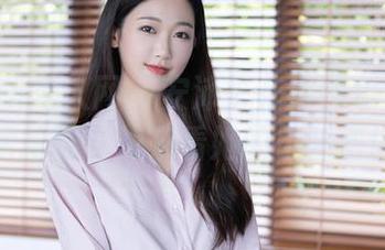 Xiuren秀人网 – 安沛蕾花嫁图包：婚纱太抢眼，快来看她的小秘密！
