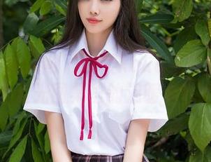 Xiuren秀人网 – 小樱koko的毛衣探险：无圣光图集里的温暖个性！
