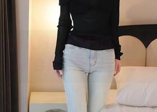 Xiuren秀人网 – 女孩们的欢乐时刻：林文文写真合集，纯属偶然的幽默！