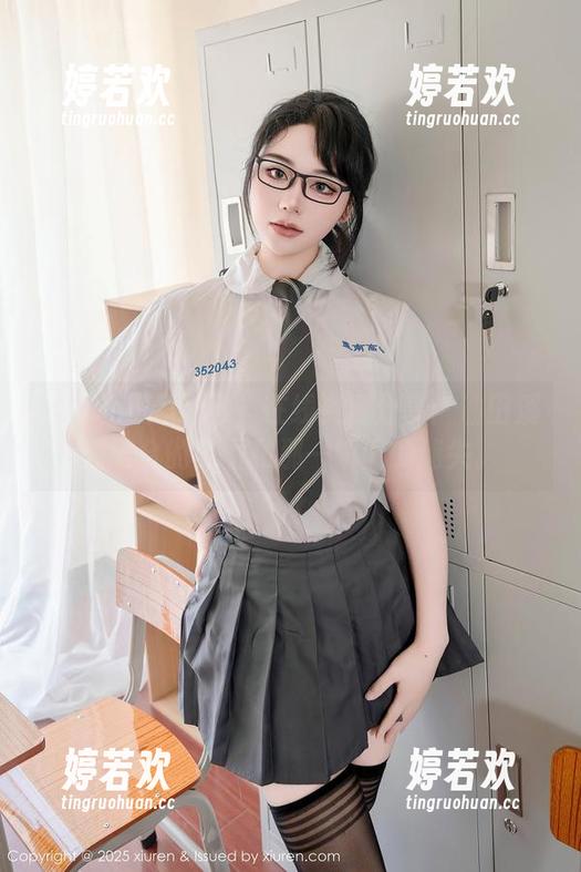 Xiuren秀人网-油田溪溪 Xiuren秀人网 - 在线资源分享:油田溪溪天台的美丽和那一瞬间的迷失。
