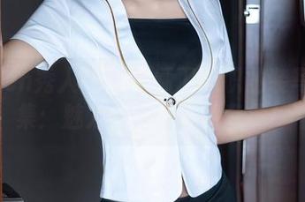 Xiuren秀人网 – 王俪丁的职业装写真合集：魅力不是上班的专属！