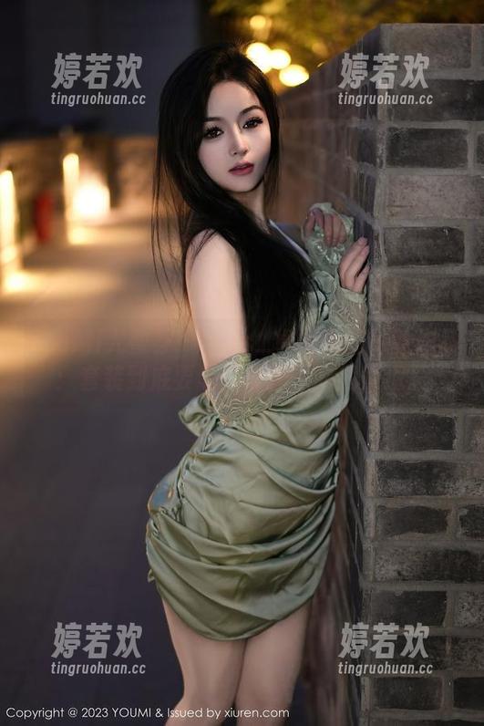 YouMi尤蜜荟-Cris_卓娅祺 YouMi尤蜜荟 - Cris_卓娅祺的写真作品:套装到底要怎么搭?一品就知道。