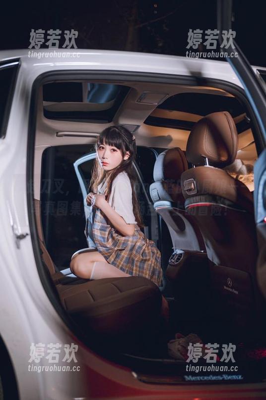 拿起刀叉，跟着usejan蓝蓝的小厨娘——写真图集，开启一场舌尖上的冒险！