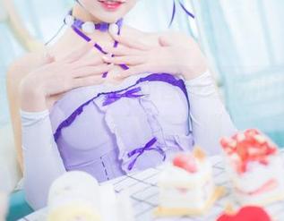 写真也可以很随性，初音与二佐Nisa的图片故事随意流淌