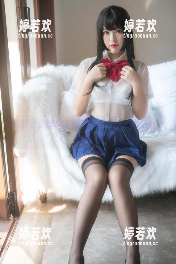 刚翻到你烨烨的御姐写真图集，心脏小鹿乱撞！