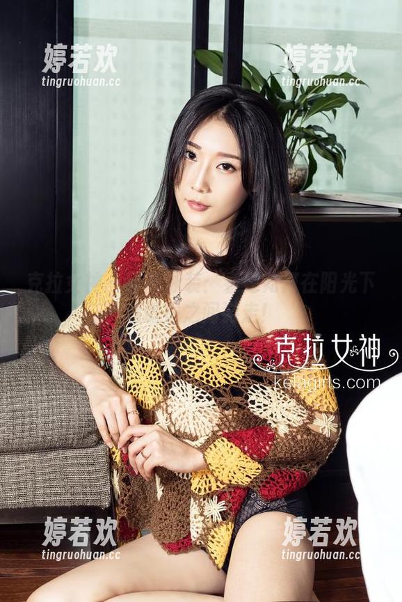 克拉女神 - 菲菲泳装：看她如何在阳光下和滤镜之间游走！