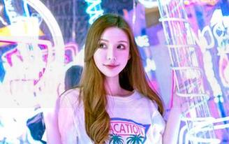 嗲囡囡 – 小小女仆，大大惊喜：芷儿Momoko的图库分享让心跳加速！