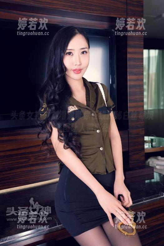 头条女神 - 刘雨露带你在线探秘白丝奇境，美图让人微微热！