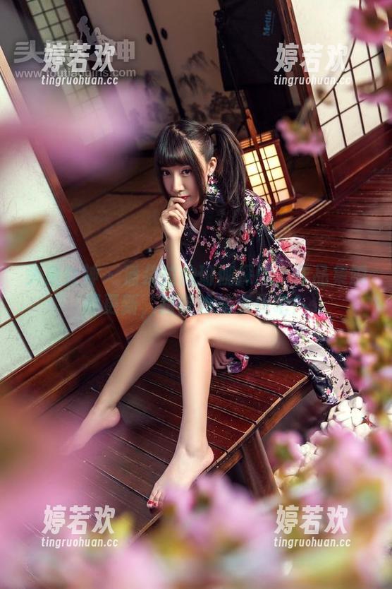 头条女神-潘朵拉 头条女神 - 潘朵拉的瑜伽探险:作品集瞬间更新,跟随她的步伐吧!