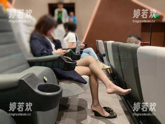 微密圈 - 清晨的第一缕阳光都要为小仙女ELaine的清纯套图点赞，幸福的资源就在这里！
