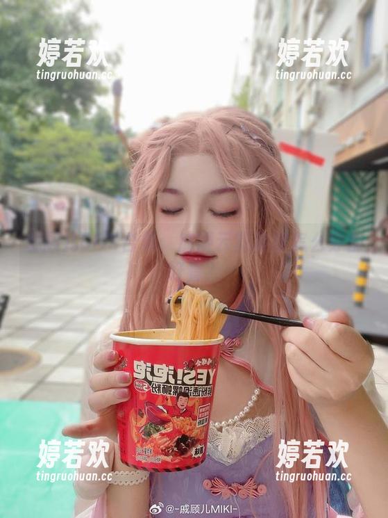 戚顾儿COS合集：虞姬云霓雀翎怎么穿都好看？