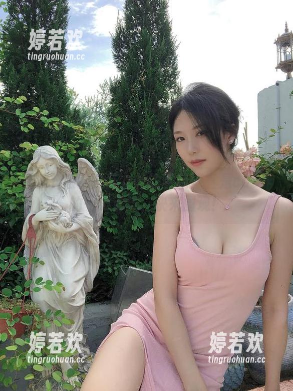 抖娘利世 这波抖娘利世连衣裙的更新简直是cos界的一股清流,快来围观!