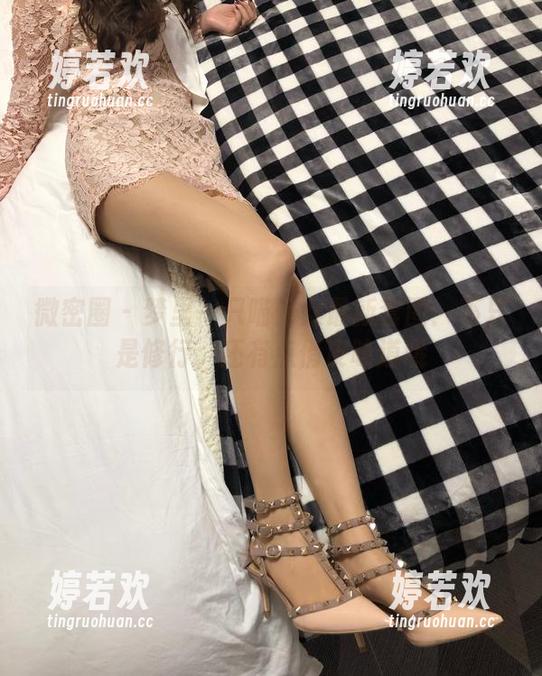 微密圈 - 梦里一只喵修女最新套图：不只是修行，还有点俏皮味道哦