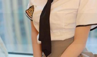 模范学院 – 兜豆靓Youlina的礼服，图片里的风情万种与无奈