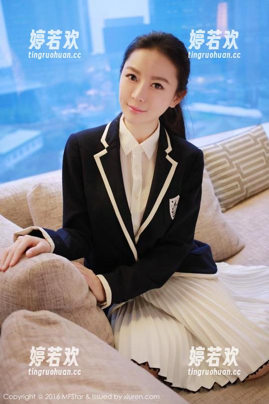 模范学院 - 程程CC的和服探索：高清图片下的美丽瞬间！