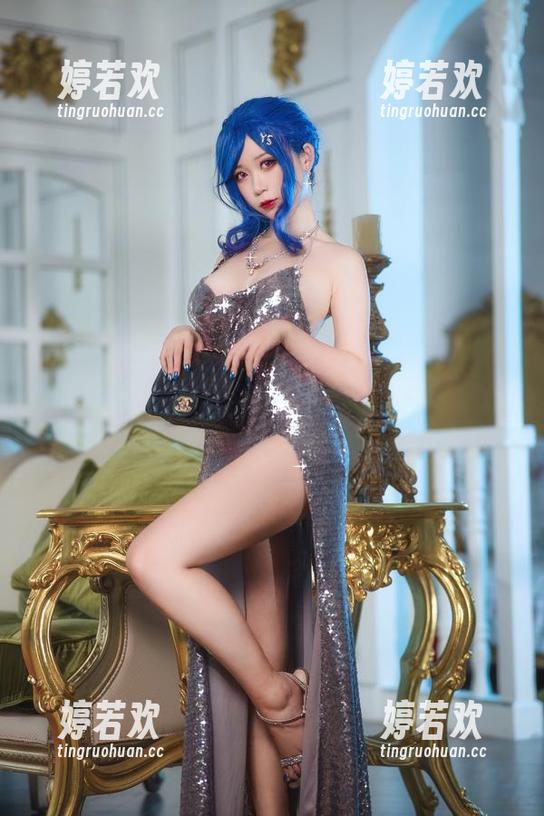 樱落Selena的黑色魅力：写真合集里的禁忌花园