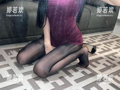 微密圈 - 沈汝凡超哇塞的皮衣合集：看完这组，我是不是也需要一件皮衣来搭配一下？