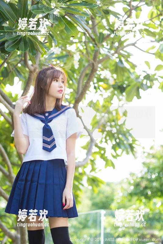 爱蜜社-妤薇Vivian 爱蜜社 - 妤薇Vivian的写真,温柔的不羁,视线无法逃脱