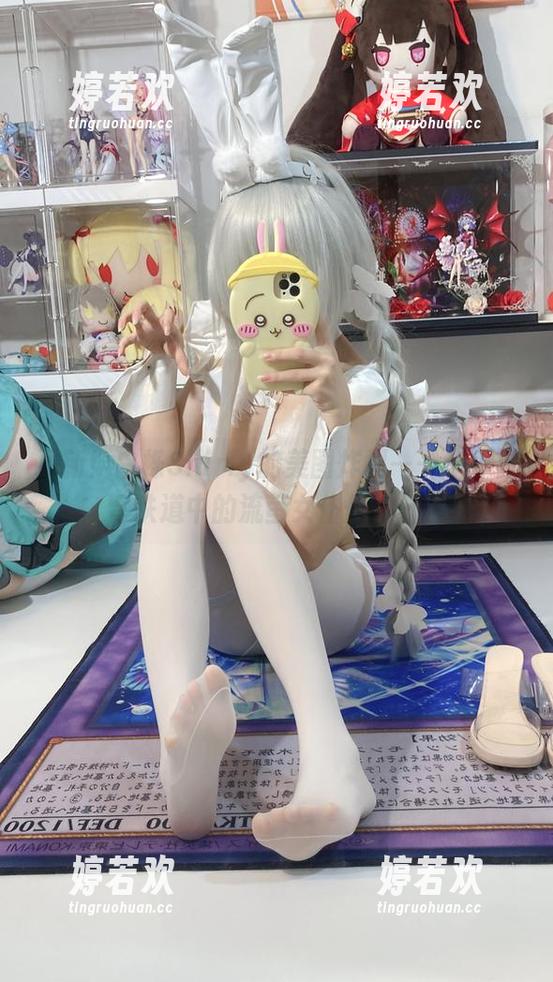 白栎Shirly 更新!白栎Shirly的美图炸裂——崩坏星穹铁道中的流萤女仆们在低语