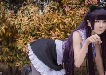 白金Saki女孩的最新写真，每一帧都是想让人多看几眼的魔力！