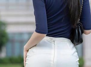 秀人网 – 无需滤镜，Yuki鱼儿的秘书在无圣光中绽放美图