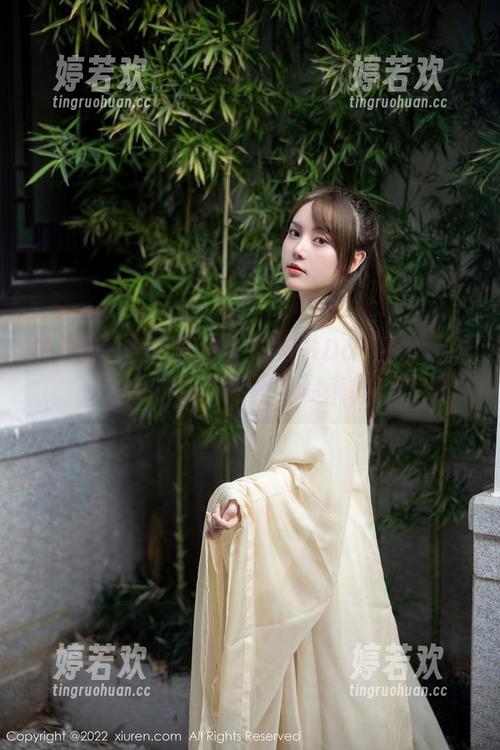 秀人网-养乐多Doll 秀人网 - 全新更新!养乐多Doll把蕾丝穿出新高度,套图等你来拿!