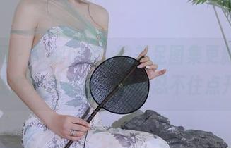 秀人网 – 娜娜baby的美足图集更新：我觉得我在浪费时间，但又忍不住点开了！