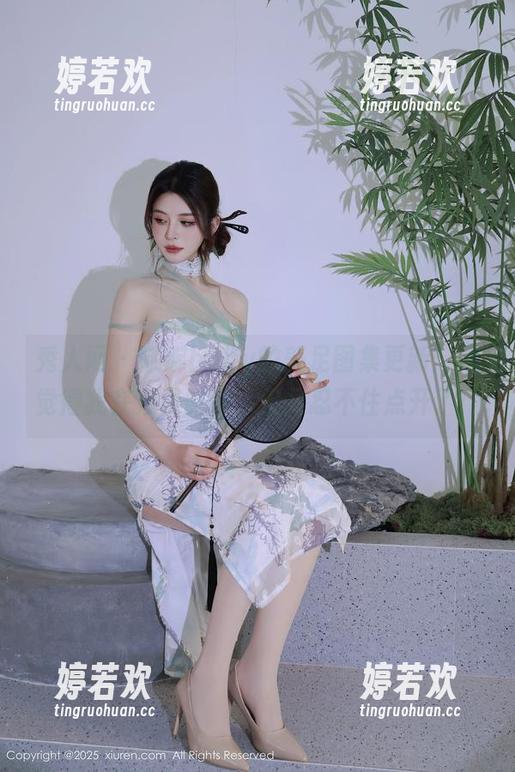 秀人网 - 娜娜baby的美足图集更新：我觉得我在浪费时间，但又忍不住点开了！