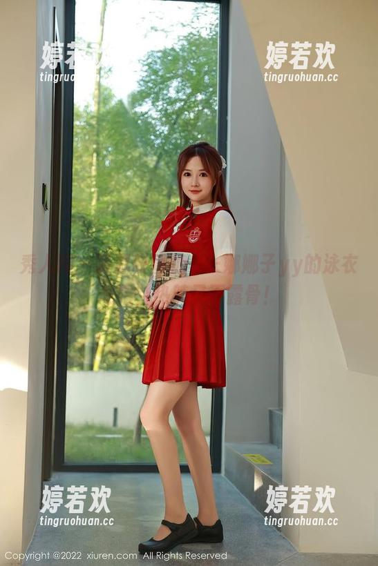 秀人网 - 资源收割机——娜娜子yy的泳衣私拍，热辣又不露骨！