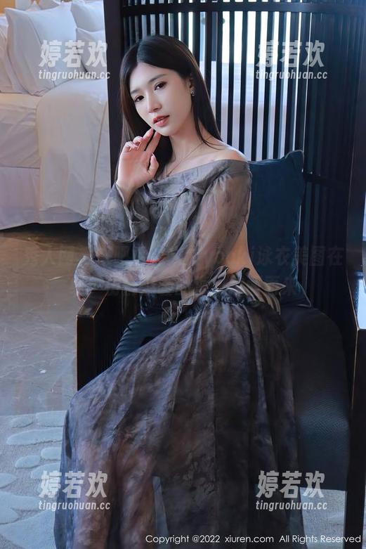 秀人网 - 来吧看林文文yooki泳衣美图在线，仿佛温暖的海风拂面而来