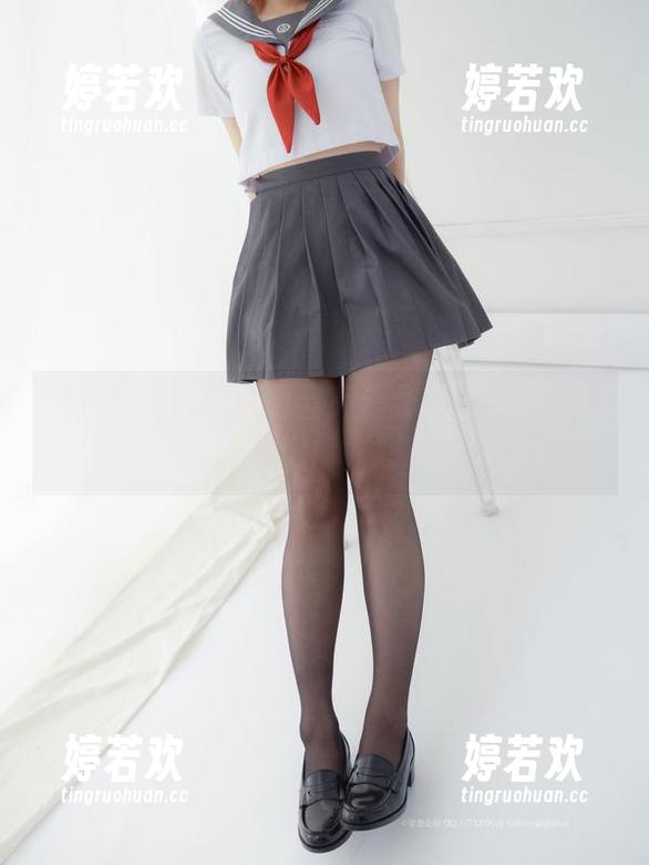紧急企划 - 龙崎聆音高清作品集：双马尾和小心心一起出门，您心动了吗？