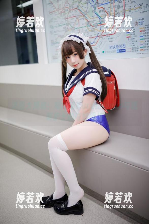 美图大揭秘：胡桃猫Kurumineko与透明护士的奇妙碰撞