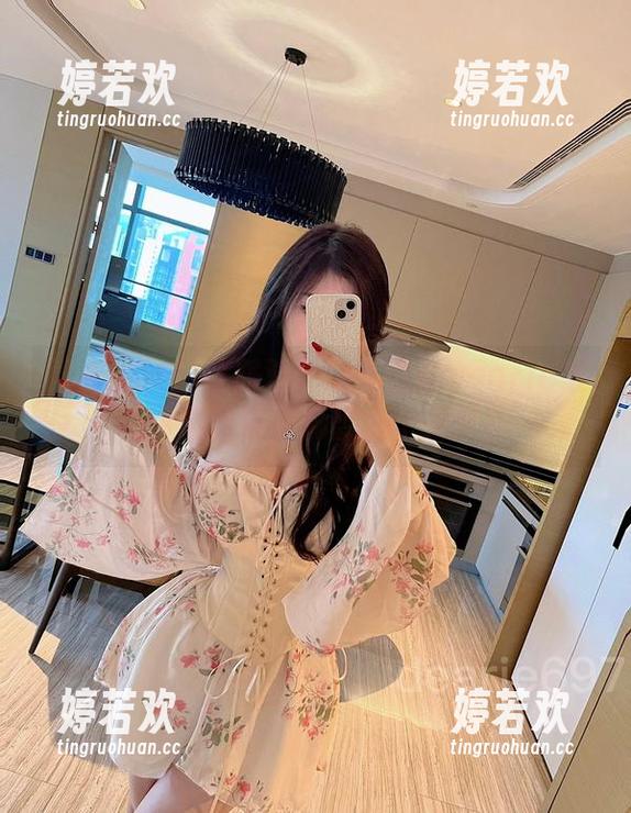 微密圈 - 豹纹派对现场：脸红Dearie最新套图，带你嗨翻整个周末！