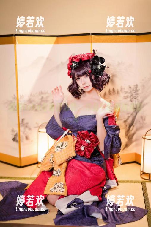 菌烨tako与春田泳装：作品中的微风和阳光