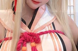 “你还在等什么？贝贝琪Becky的NIKKE胜利作品下载，让女神时刻在线！“